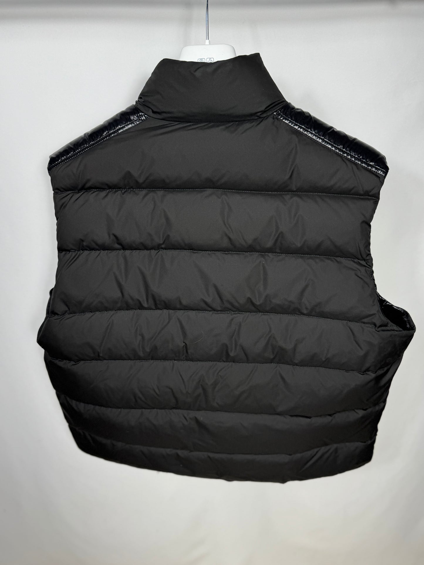 Moncler Cheval Gilet - Size 7