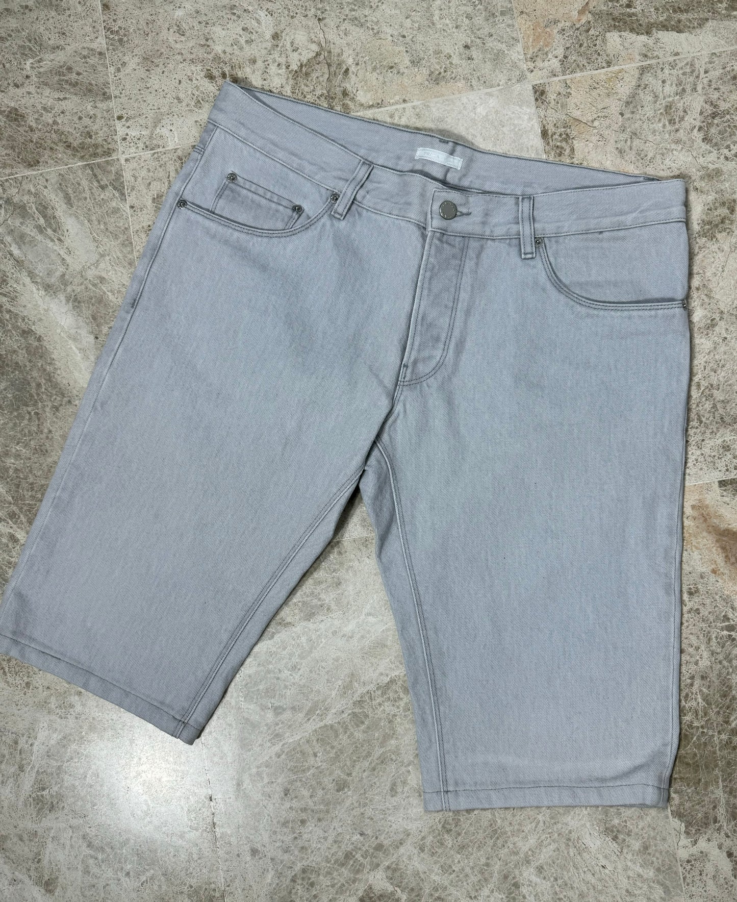 Prada Shorts - W32