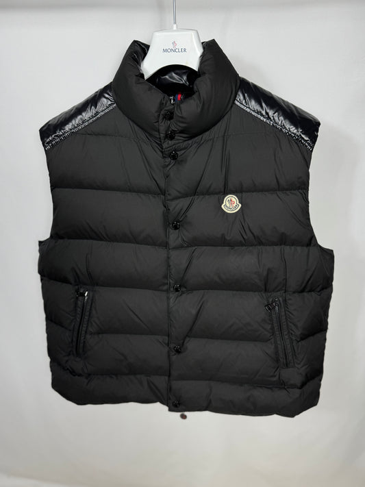 Moncler Cheval Gilet - Size 7