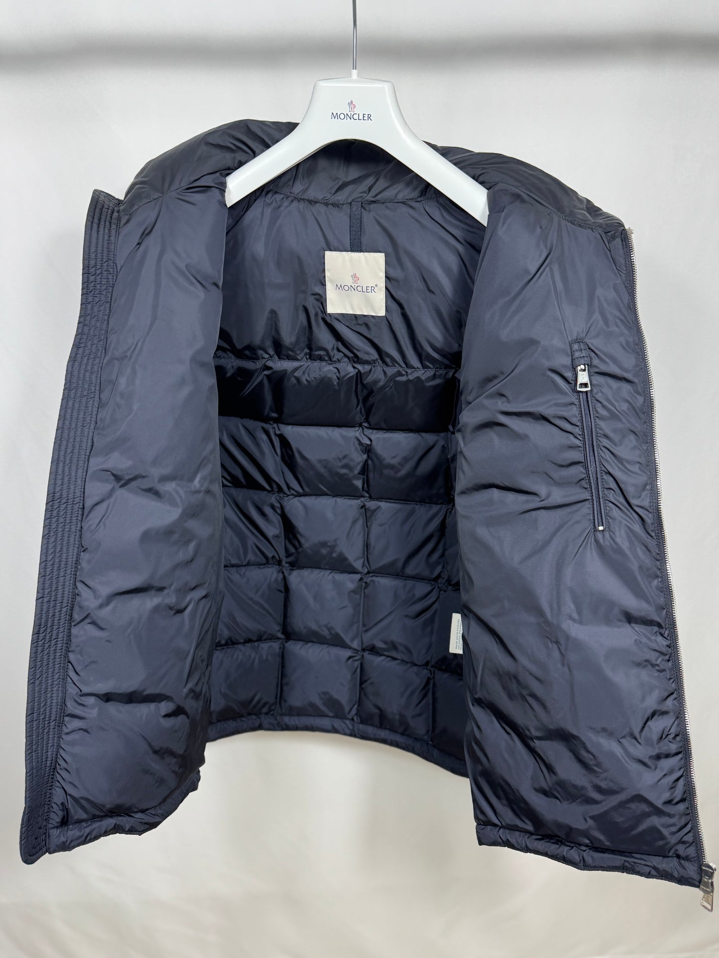 Moncler Cesar Gilet - Size 4